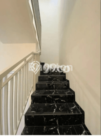 Rumah kawasan Rungkut, Surabaya, LT 100m² LB 145m² Rumah kawasan Rungkut, Surabaya, LT 100m² LB 145m²