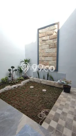 Rumah Lingkungan Asri kawasan Rungkut, Surabaya, Luas 100m2m² LB 110m2m² Rumah Lingkungan Asri kawasan Rungkut, Surabaya, Luas 100m2m² LB 110m2m²
