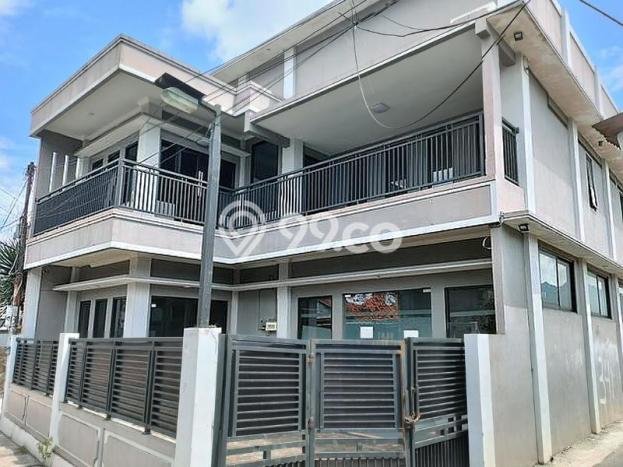 Jual Rumah Bagus Siap Huni LB 204m2 di Pamulang, Tangerang Selatan Jual Rumah Bagus Siap Huni LB 204m2 di Pamulang, Tangerang Selatan
