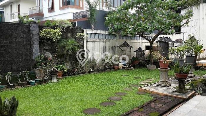 Rumah Luxury Modern Siap Huni di Pejaten Jakarta Selatan Rumah Luxury Modern Siap Huni di Pejaten Jakarta Selatan