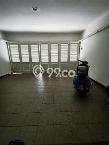 Rumah Elit Modern Tanpa Renovasi di Tanah Kusir Jakarta Selatan Rumah Elit Modern Tanpa Renovasi di Tanah Kusir Jakarta Selatan