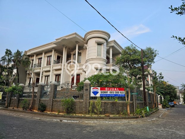 Siap Huni Rumah Mewah 4 Kamar di Kelapa Gading Dekat ke Mana Pun Siap Huni Rumah Mewah 4 Kamar di Kelapa Gading Dekat ke Mana Pun