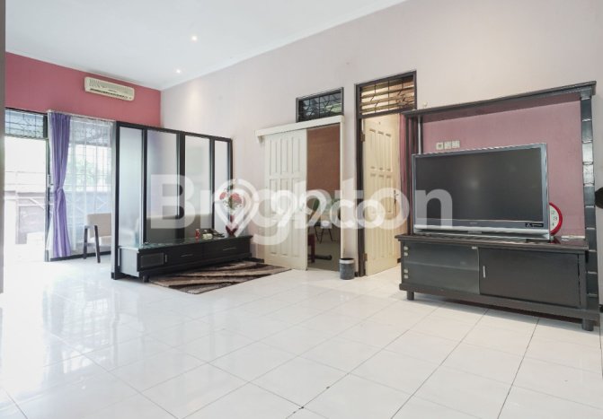 Hot Offer Hunian Mewah Ideal dan Luas di Wiyung, Surabaya Hot Offer Hunian Mewah Ideal dan Luas di Wiyung, Surabaya