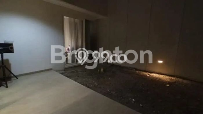 Rumah Mewah LB 301m2 Siap Pakai Desain Elegan di Citraland, Surabaya Rumah Mewah LB 301m2 Siap Pakai Desain Elegan di Citraland, Surabaya