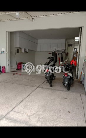 Siap Huni Hunian Elit 6 Kamar di Wiyung Dekat ke Mana Pun Siap Huni Hunian Elit 6 Kamar di Wiyung Dekat ke Mana Pun