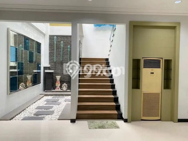 Siap Huni Rumah Mewah 7 Kamar di Gubeng Dekat ke Mana Saja Siap Huni Rumah Mewah 7 Kamar di Gubeng Dekat ke Mana Saja