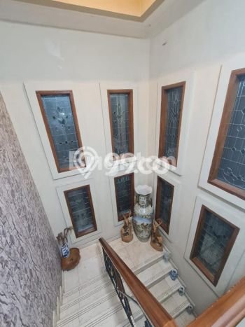 For Sale! Premium House LT 244m2 Desain Elegan di Jatikarya For Sale! Premium House LT 244m2 Desain Elegan di Jatikarya