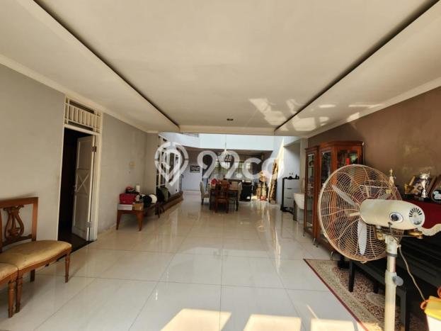 Hunian Mewah LB 280m2 Siap Pakai Desain Elegan di Bintaro, Tangerang Selatan Hunian Mewah LB 280m2 Siap Pakai Desain Elegan di Bintaro, Tangerang Selatan