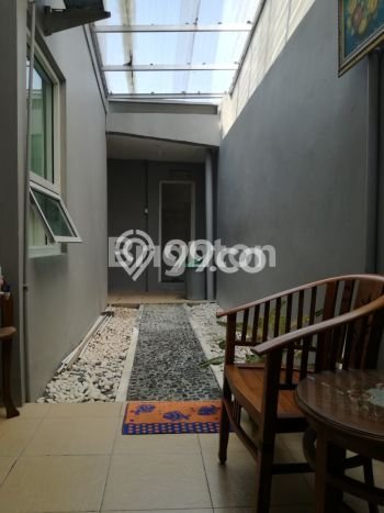 Rumah Strategis Modern Lb 165m2 di Tembalang, Semarang Rumah Strategis Modern Lb 165m2 di Tembalang, Semarang
