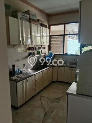 Siap Huni Hunian Elit 4 Kamar di Dukuh Pakis Dekat ke Mana Pun Siap Huni Hunian Elit 4 Kamar di Dukuh Pakis Dekat ke Mana Pun