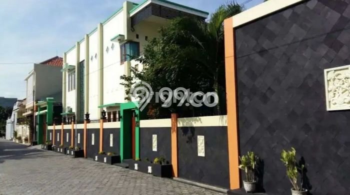 Rumah Eksklusif Siap Huni LT 400m2 di Laweyan, Solo Rumah Eksklusif Siap Huni LT 400m2 di Laweyan, Solo
