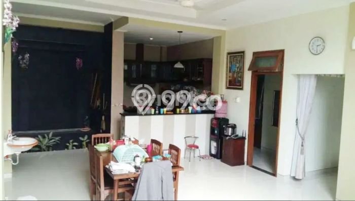Rumah Eksklusif Siap Huni LT 400m2 di Laweyan, Solo Rumah Eksklusif Siap Huni LT 400m2 di Laweyan, Solo