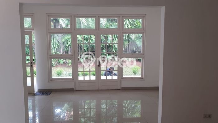 Rumah Elit Modern Tanpa Renovasi di Cipete Jakarta Selatan Rumah Elit Modern Tanpa Renovasi di Cipete Jakarta Selatan