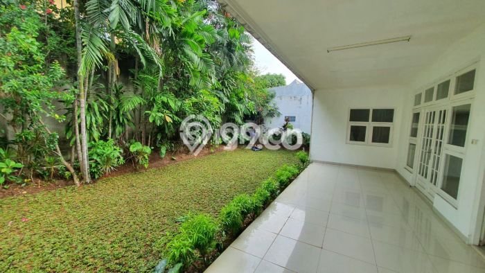 Rumah Elit Modern Tanpa Renovasi di Cipete Jakarta Selatan Rumah Elit Modern Tanpa Renovasi di Cipete Jakarta Selatan