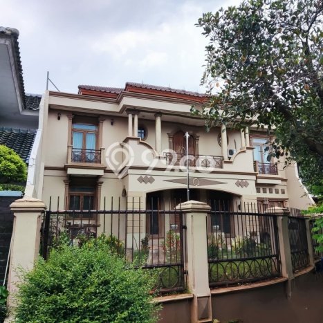 Ready to Use! Premium House LT 335m2 Desain Elegan di BSD Ready to Use! Premium House LT 335m2 Desain Elegan di BSD