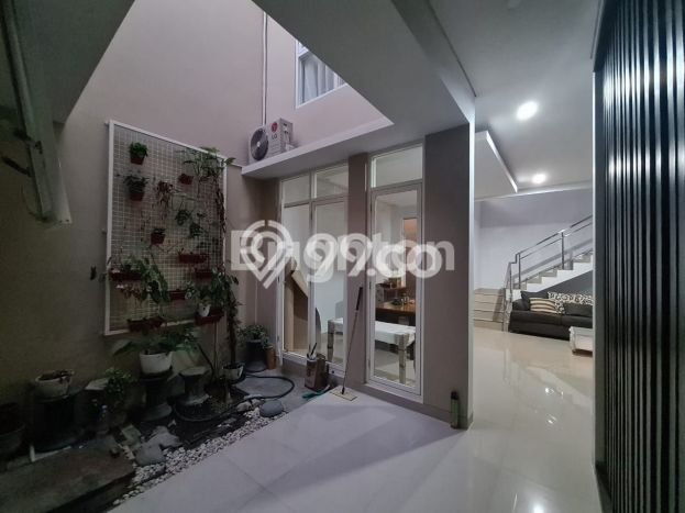 Rumah Cantik Siap Huni Di Colomadu Luas 200m2 Lokasi Strategis Rumah Cantik Siap Huni Di Colomadu Luas 200m2 Lokasi Strategis