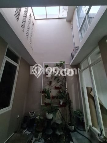 Rumah Cantik Siap Huni Di Colomadu Luas 200m2 Lokasi Strategis Rumah Cantik Siap Huni Di Colomadu Luas 200m2 Lokasi Strategis
