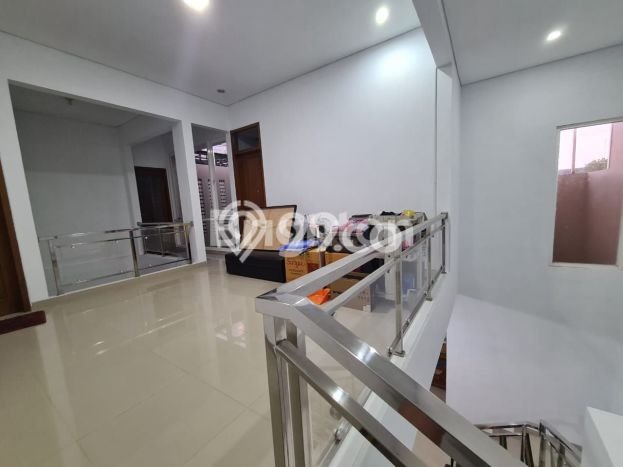 Rumah Cantik Siap Huni Di Colomadu Luas 200m2 Lokasi Strategis Rumah Cantik Siap Huni Di Colomadu Luas 200m2 Lokasi Strategis