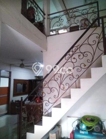 For Sale Rumah 5 Kamar Lokasi Strategis Nyaman dan Strategis di Pesanggrahan For Sale Rumah 5 Kamar Lokasi Strategis Nyaman dan Strategis di Pesanggrahan
