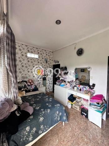 Dijual Rumah Luas Megah Dengan View Eksklusif di Bojong Sari, Depok Dijual Rumah Luas Megah Dengan View Eksklusif di Bojong Sari, Depok
