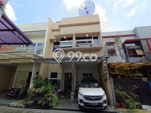 Rumah Strategis Modern Lb 150m2 di Astanaanyar, Bandung Rumah Strategis Modern Lb 150m2 di Astanaanyar, Bandung