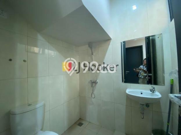 Disewakan! Rumah 3 Kamar Tidur &
3 Kamar Mandi di BSD City, Tangerang Disewakan! Rumah 3 Kamar Tidur &
3 Kamar Mandi di BSD City, Tangerang