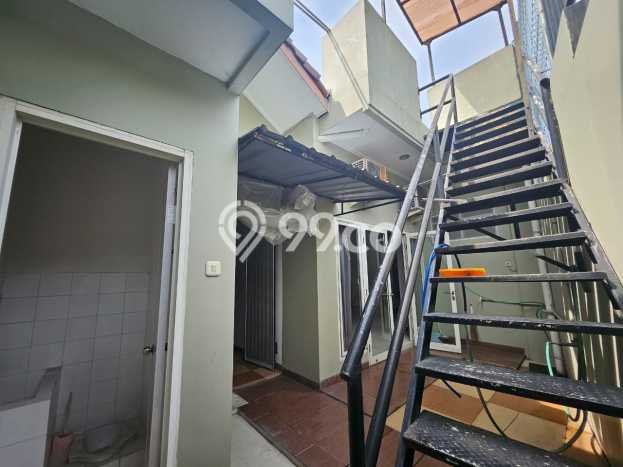 Lokasi terbaik! Rumah siap huni dikontrakkan di Candisari LB 200m2 Lokasi terbaik! Rumah siap huni dikontrakkan di Candisari LB 200m2