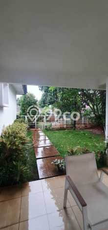 Rumah Luxury Modern Tanpa Renovasi di Kemang Jakarta Selatan Rumah Luxury Modern Tanpa Renovasi di Kemang Jakarta Selatan
