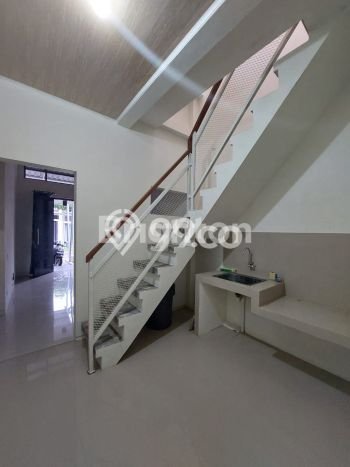 Rumah Disewakan Semarang LT 90m2 LB 110m2 Area Sambiroto Rumah Disewakan Semarang LT 90m2 LB 110m2 Area Sambiroto