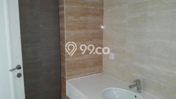 Rumah Asri 4 KT di Alam Sutera, Tangerang - LT 350m² Rumah Asri 4 KT di Alam Sutera, Tangerang - LT 350m²