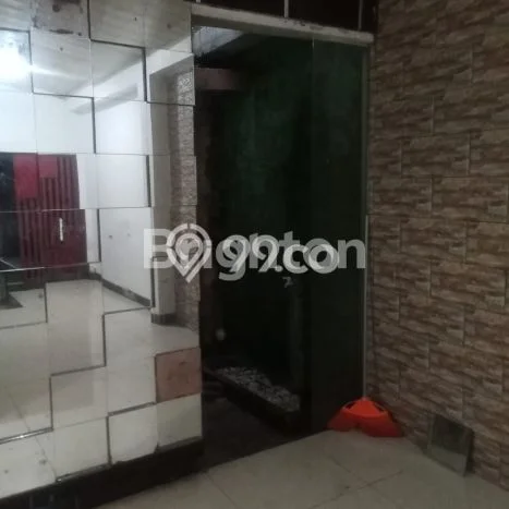 LOKASI PREMIUM! Rumah area , 5 KT, Area Tenang, Luas 147m2m² Bangunan 200m2m² LOKASI PREMIUM! Rumah area , 5 KT, Area Tenang, Luas 147m2m² Bangunan 200m2m²