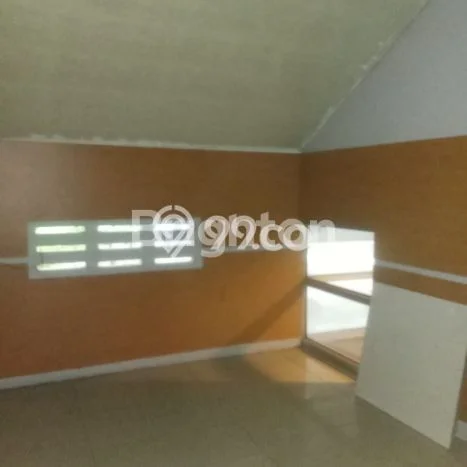 LOKASI PREMIUM! Rumah area , 5 KT, Area Tenang, Luas 147m2m² Bangunan 200m2m² LOKASI PREMIUM! Rumah area , 5 KT, Area Tenang, Luas 147m2m² Bangunan 200m2m²