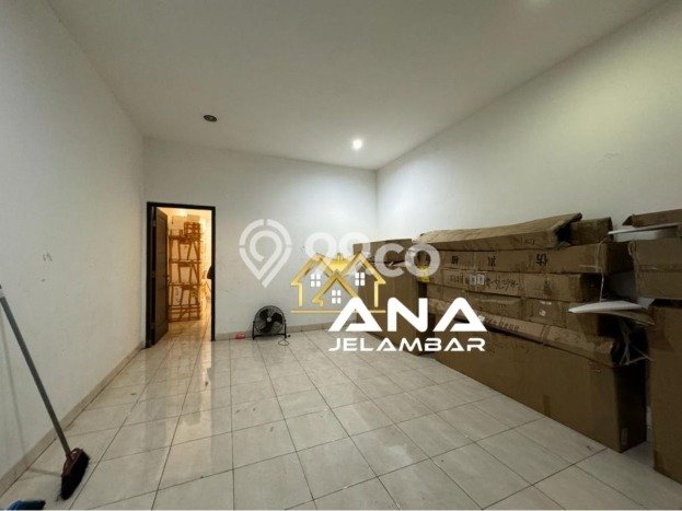 Disewakan! Rumah 4 Kamar Tidur &
5 Kamar Mandi di Jelambar, Jakarta Barat Disewakan! Rumah 4 Kamar Tidur &
5 Kamar Mandi di Jelambar, Jakarta Barat