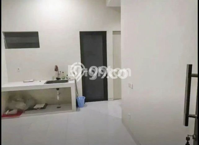 Disewakan! Rumah 2 Kamar Tidur &
1 Kamar Mandi di Sambiroto, Semarang Disewakan! Rumah 2 Kamar Tidur &
1 Kamar Mandi di Sambiroto, Semarang
