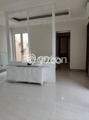 For Sale! Premium House LT 345m2 Desain Elegan di Graha For Sale! Premium House LT 345m2 Desain Elegan di Graha