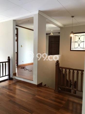 Rumah sewa siap huni 4 Kamar Tidur di Bintaro, Tangerang Selatan Rumah sewa siap huni 4 Kamar Tidur di Bintaro, Tangerang Selatan