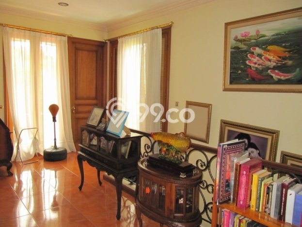 Dijual Cepat Rumah 4 KT 4 KM di Kemang, Jakarta Selatan Dijual Cepat Rumah 4 KT 4 KM di Kemang, Jakarta Selatan