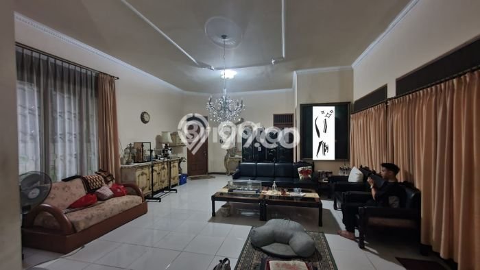 Ready to Use! Premium House LT 1160m2 Desain Modern di Babakan Ready to Use! Premium House LT 1160m2 Desain Modern di Babakan