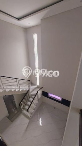 Jual Rumah Luas Megah Dengan View Cantik di Jatikarya, Bekasi Jual Rumah Luas Megah Dengan View Cantik di Jatikarya, Bekasi