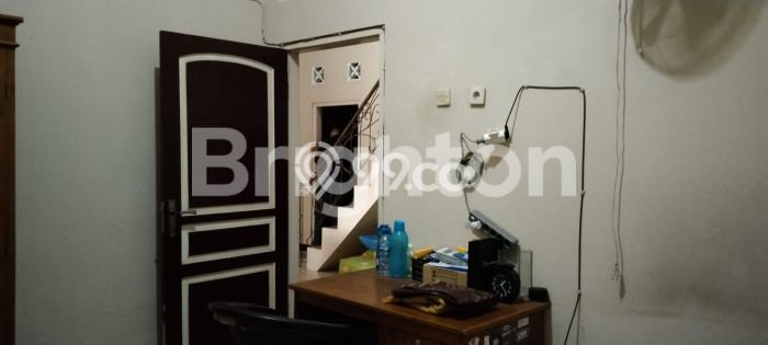 DREAM HOME! Rumah di Depok, 2 KM, Free Banjir, Luas 435m² Bangunan 211m² DREAM HOME! Rumah di Depok, 2 KM, Free Banjir, Luas 435m² Bangunan 211m²