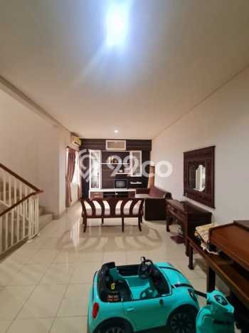 Hunian Elit LB 300m2 Siap Huni Desain Elegan di Bintaro, Jakarta Selatan Hunian Elit LB 300m2 Siap Huni Desain Elegan di Bintaro, Jakarta Selatan