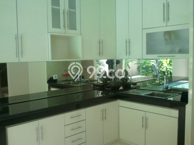 PROMO SPESIAL! Rumah Ready Stock di Ampera, Jakarta Selatan, Luas 200m² Bangunan 350m² PROMO SPESIAL! Rumah Ready Stock di Ampera, Jakarta Selatan, Luas 200m² Bangunan 350m²