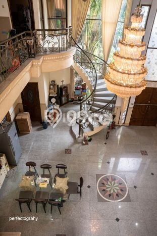 Dijual Rumah Luas Megah Dengan View Cantik di Laguna, Surabaya Dijual Rumah Luas Megah Dengan View Cantik di Laguna, Surabaya