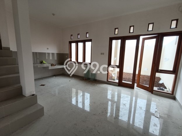 Rumah Luas Asri 3 KT Siap Pakai di Buah Batu Bandung Rumah Luas Asri 3 KT Siap Pakai di Buah Batu Bandung