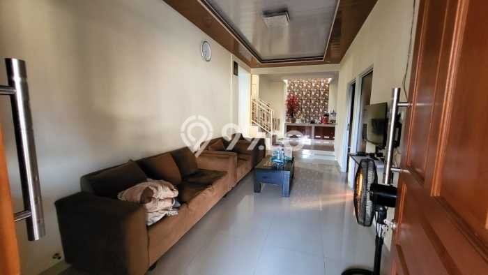 Hunian Cantik Modern Lb 252m2 di Pamulang, Tangerang Selatan Hunian Cantik Modern Lb 252m2 di Pamulang, Tangerang Selatan