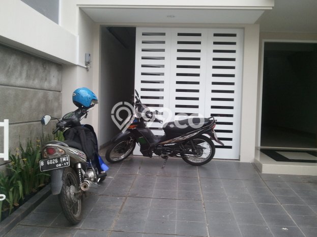 PROPERTI UNGGULAN! Rumah Strategis di Kebayoran Baru, LT 120m² LB 180m² PROPERTI UNGGULAN! Rumah Strategis di Kebayoran Baru, LT 120m² LB 180m²