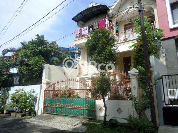 Rumah LT 120m² Dekat dengan Akses Transportasi, Jakarta Selatan - Lokasi Strategis Rumah LT 120m² Dekat dengan Akses Transportasi, Jakarta Selatan - Lokasi Strategis