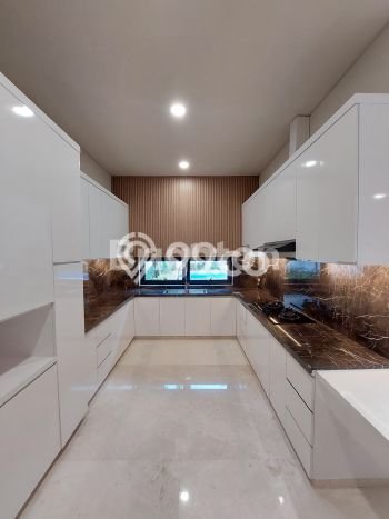 Rumah Mewah LB 550m2 Siap Pakai Desain Elegan di Kemang, Jakarta Selatan Rumah Mewah LB 550m2 Siap Pakai Desain Elegan di Kemang, Jakarta Selatan