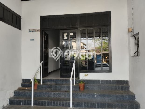 Dijual Rumah 6 Kamar Lokasi Ideal Nyaman dan Strategis di Kaliwates Dijual Rumah 6 Kamar Lokasi Ideal Nyaman dan Strategis di Kaliwates