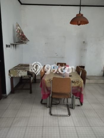 Dijual Rumah 6 Kamar Lokasi Ideal Nyaman dan Strategis di Kaliwates Dijual Rumah 6 Kamar Lokasi Ideal Nyaman dan Strategis di Kaliwates
